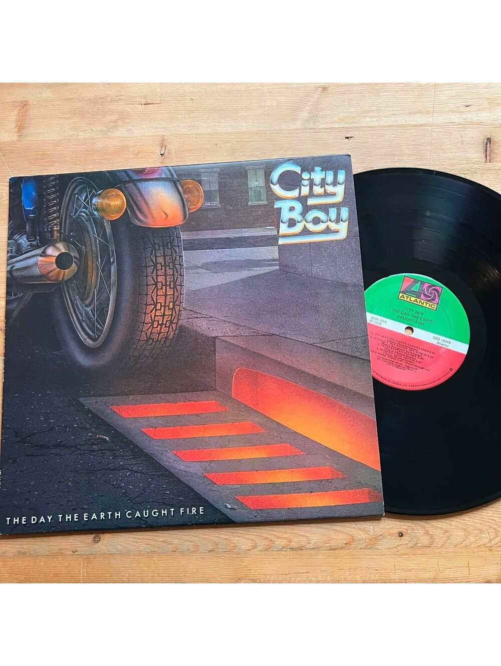 City Boy - The Day Earth Caught Fire 33rpm VG+ VR22